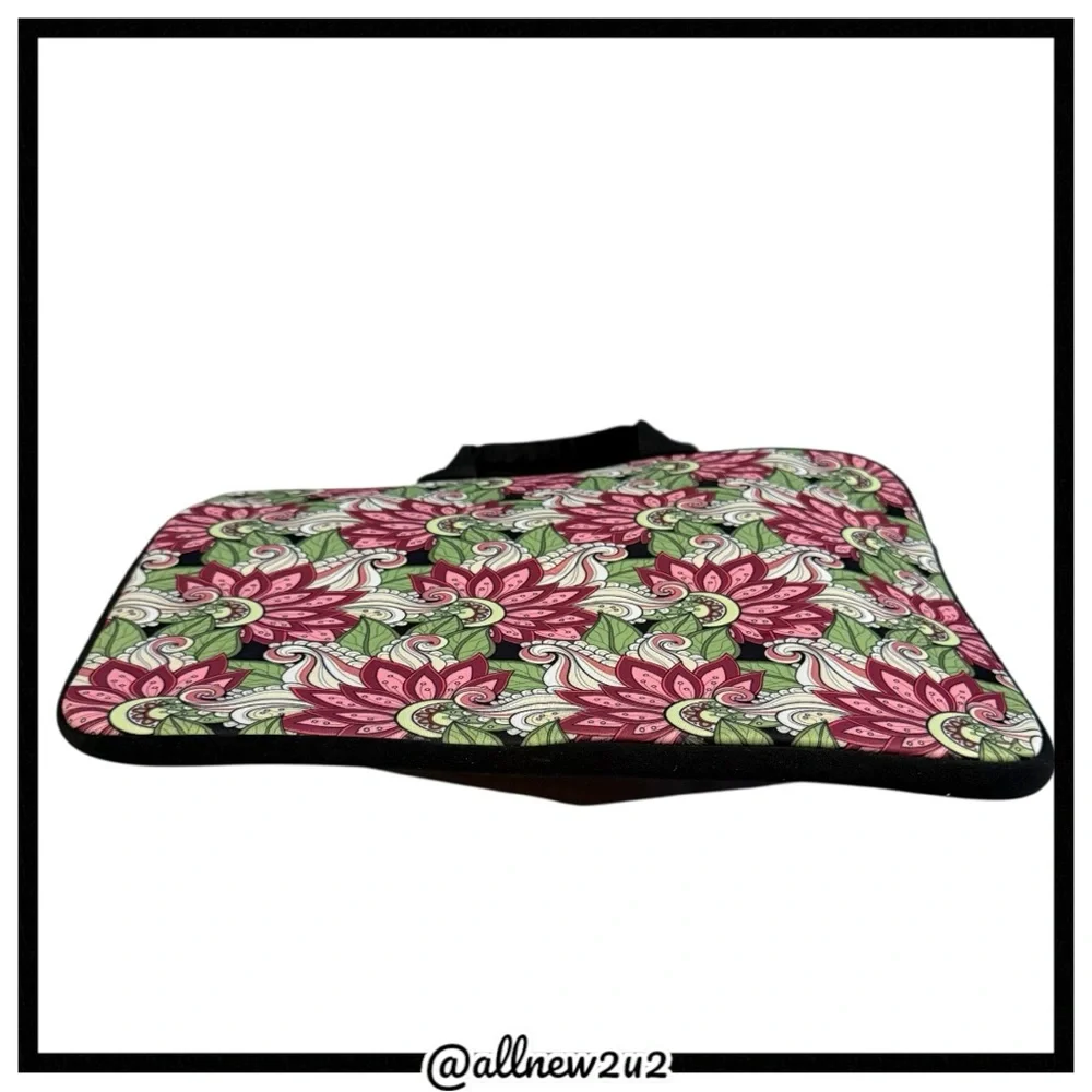 New Laptop and iPad Padded Carrier with interior pockets, zippered front pocket